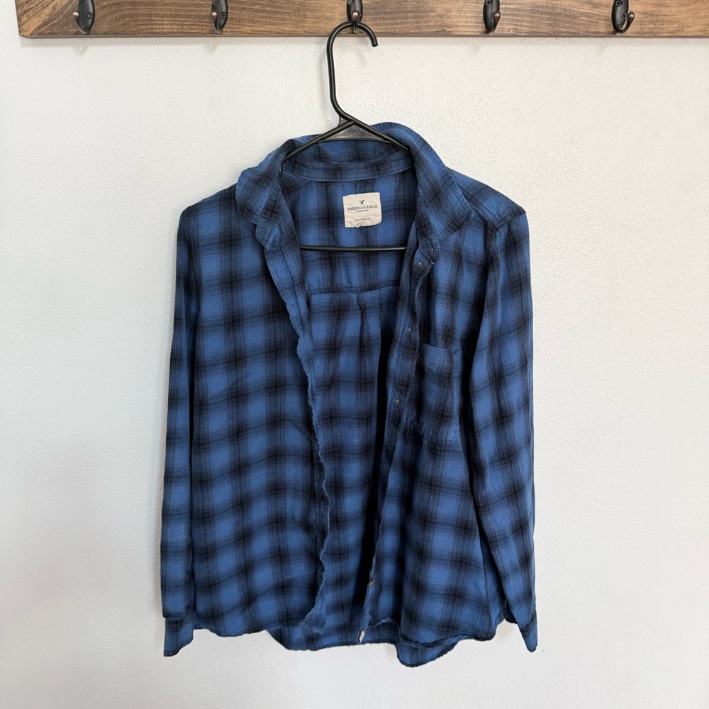 American Eagle Outfitters Blue Plaid Boyfriend Fit Button Down Shirt